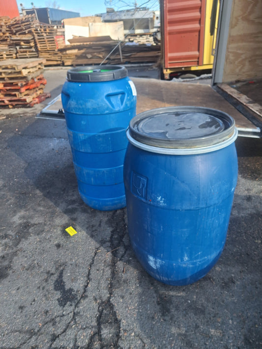 63 Gallon Blue w/Gray Lid Food Grade Barrels
